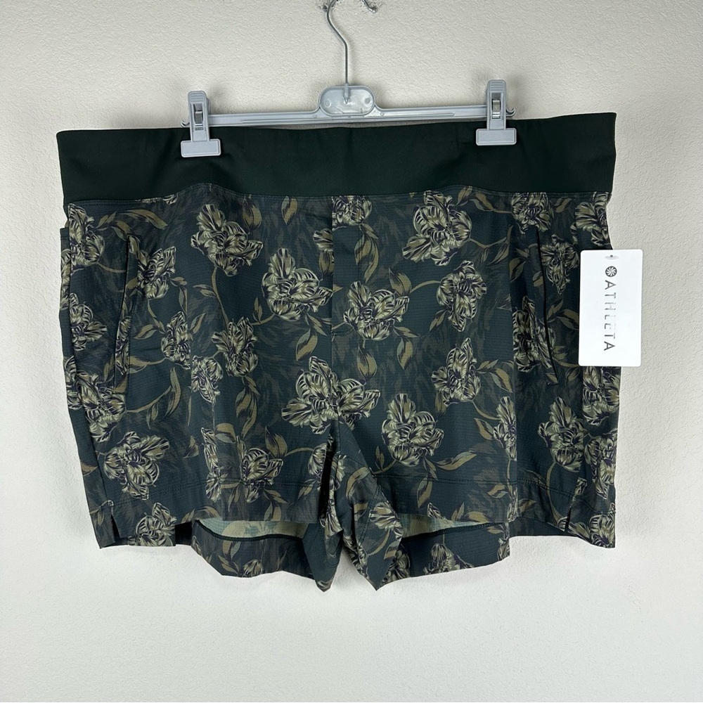 NEW Athleta Olive Green Trekkie North Floral Printed Athleisure Shorts Size 26